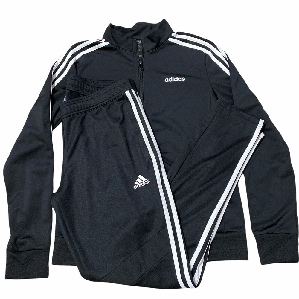 ADIDAS SWEATSUIT